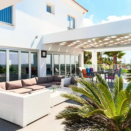 Ta Lucci Villa *